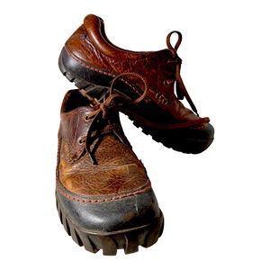 EARTH | Leather Chunky Sole Muckers in Montana Sandstone